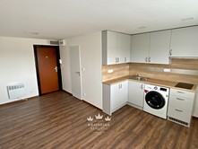 Pronájem bytu 1+kk 21 m² (Podkrovní)